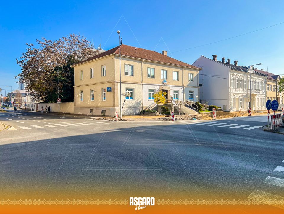 Garáž a archívne/skladové priestory v suteréne blízko centra
