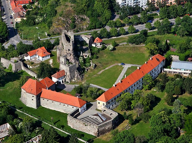 Levice